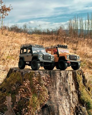 Už jste se byli u nás kouknout na tyto DEFENDERy? Suprový mašinky 1:12 4x4 ... a pokud se vám nechce do kamenné prodejny,...