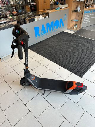 Víte o tom, že u nás už můžete pořídit i elektrokoloběžku? A ne ledajakou! Prémiová elektrokoloběžka P65E od Segway naplní...